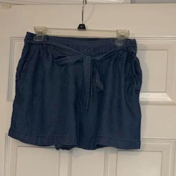 🔥🔥SALE🔥🔥1250 Degree C Blue Chambray Shorts - Picture 2 of 3